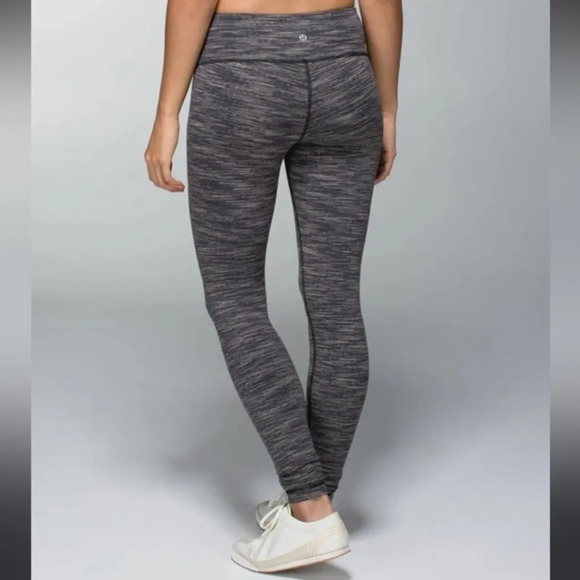 Lululemon size 6 wunder under leggings in great condition​ - Picture 1 of 3